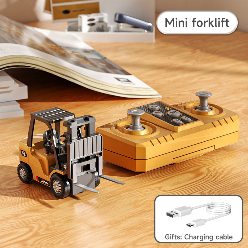 Remote-Controlled Mini Forklift with Charging Cable - Precision Functionality - BRRRRT