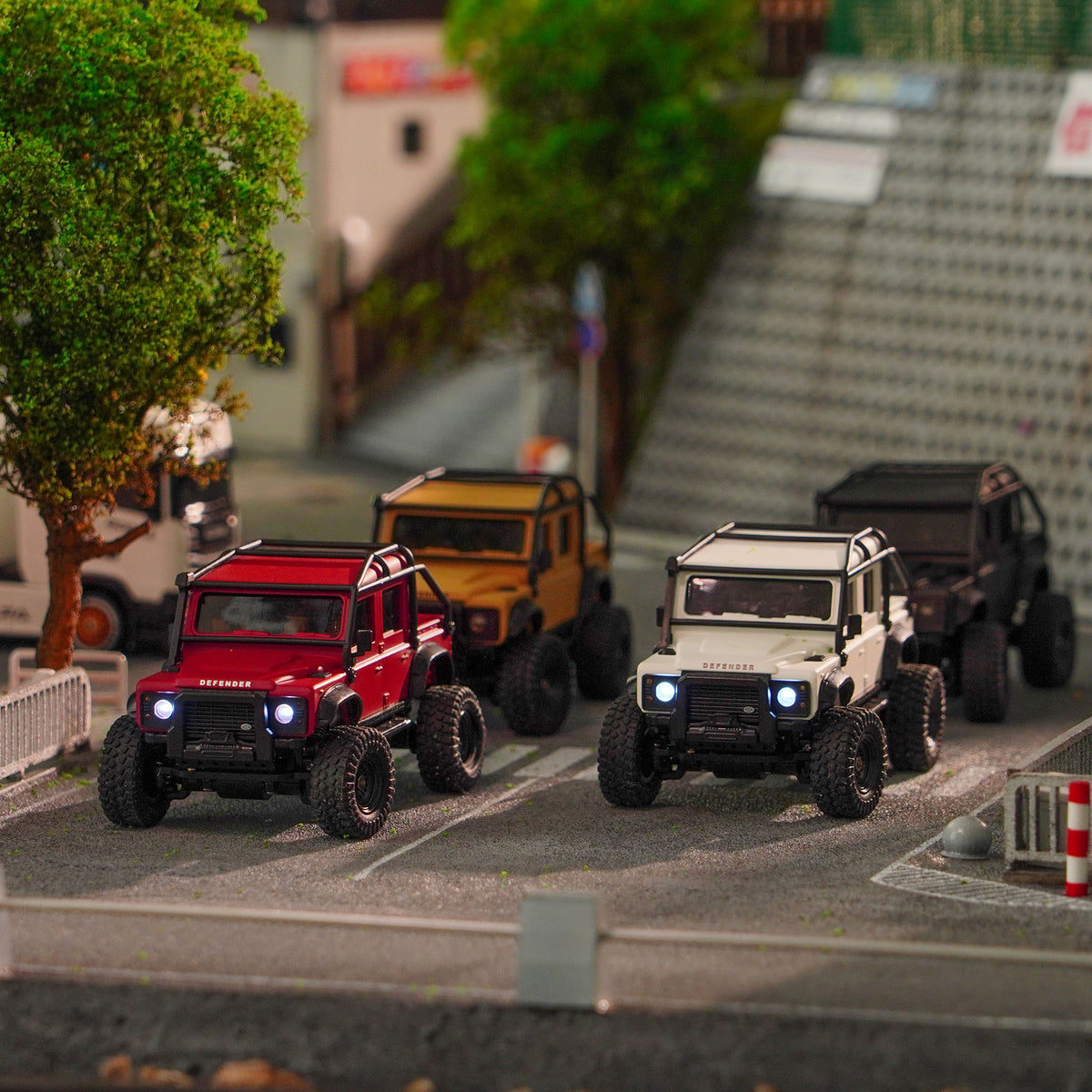 Licensed 1:43 Land Rover Defender 110 RC Crawler