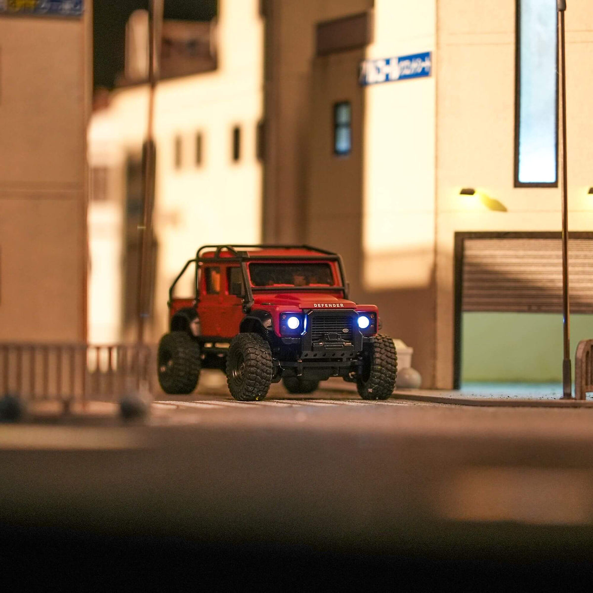 Licensed 1:43 Land Rover Defender 110 RC Crawler