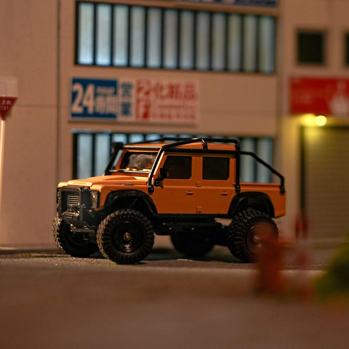 Licensed 1:43 Land Rover Defender 110 RC Crawler