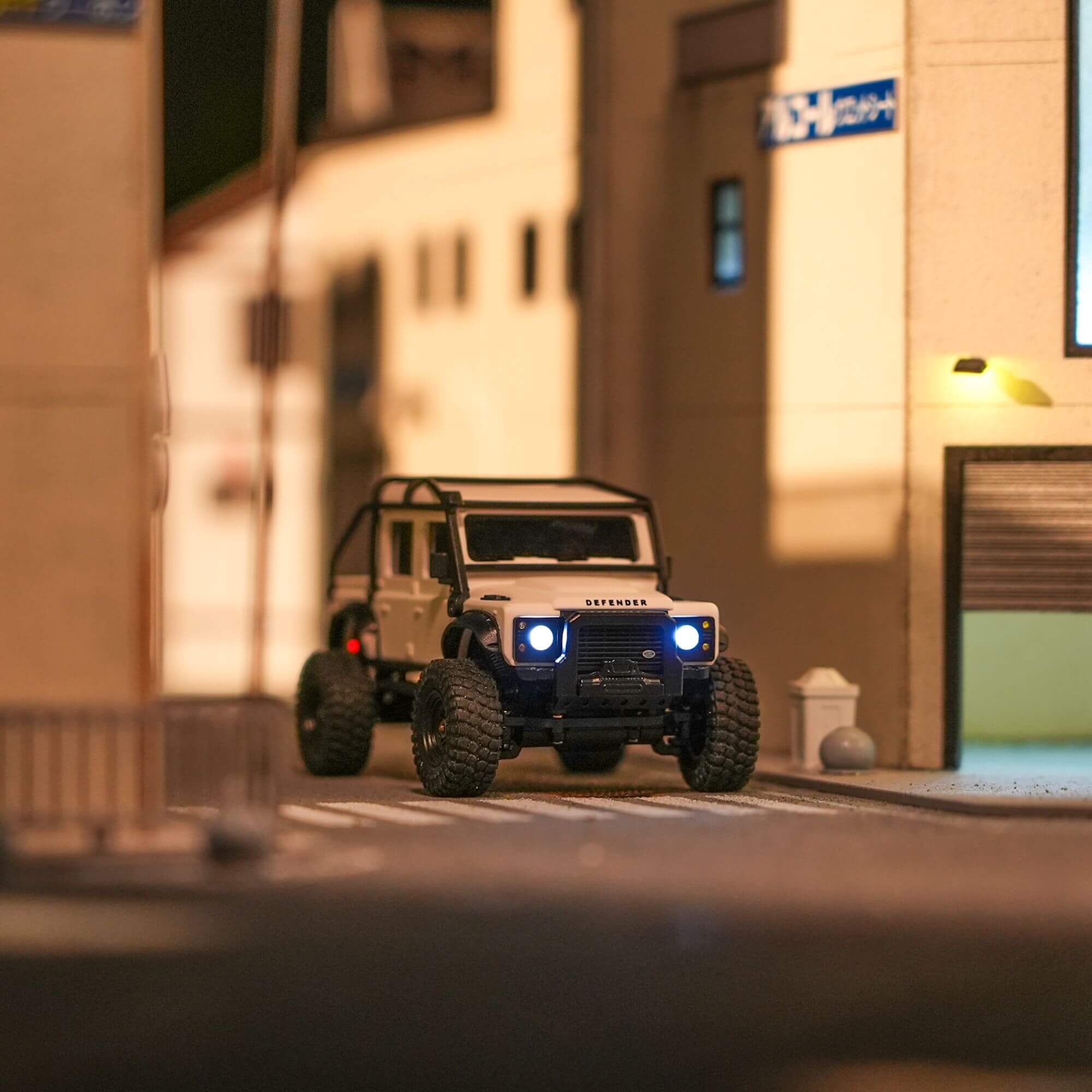 Licensed 1:43 Land Rover Defender 110 RC Crawler – BRRRRT